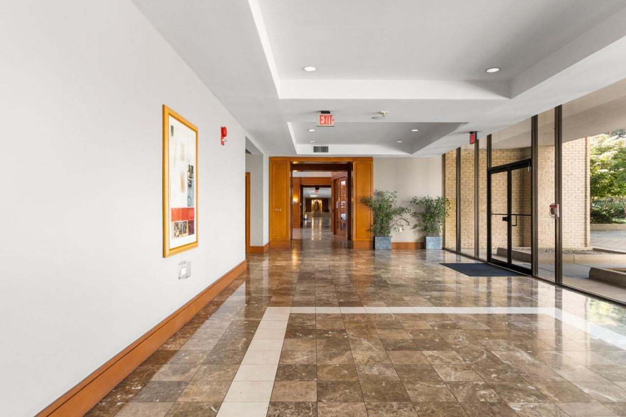 Urbandelight Crystal City Mins To Dc Free Parking Arlington Exterior photo