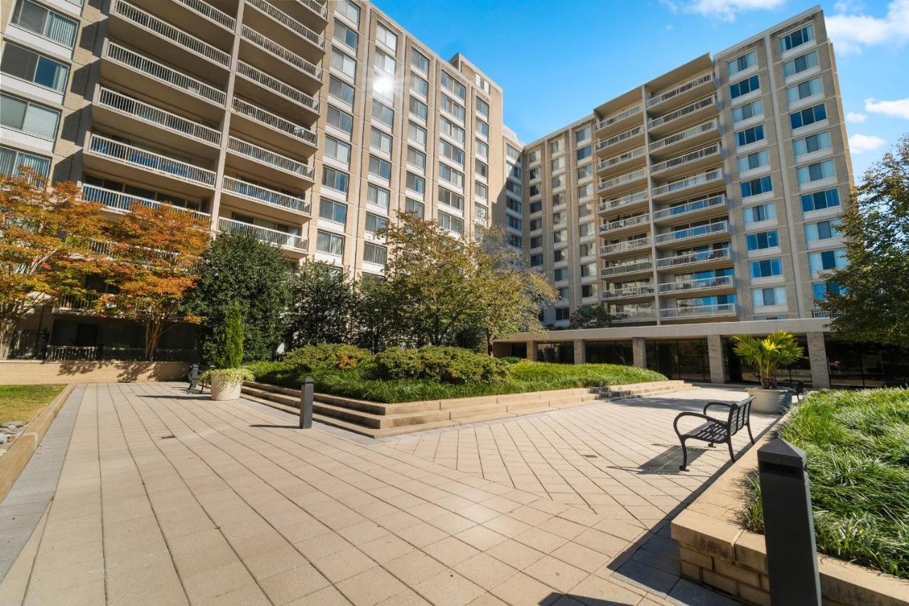 Urbandelight Crystal City Mins To Dc Free Parking Arlington Exterior photo